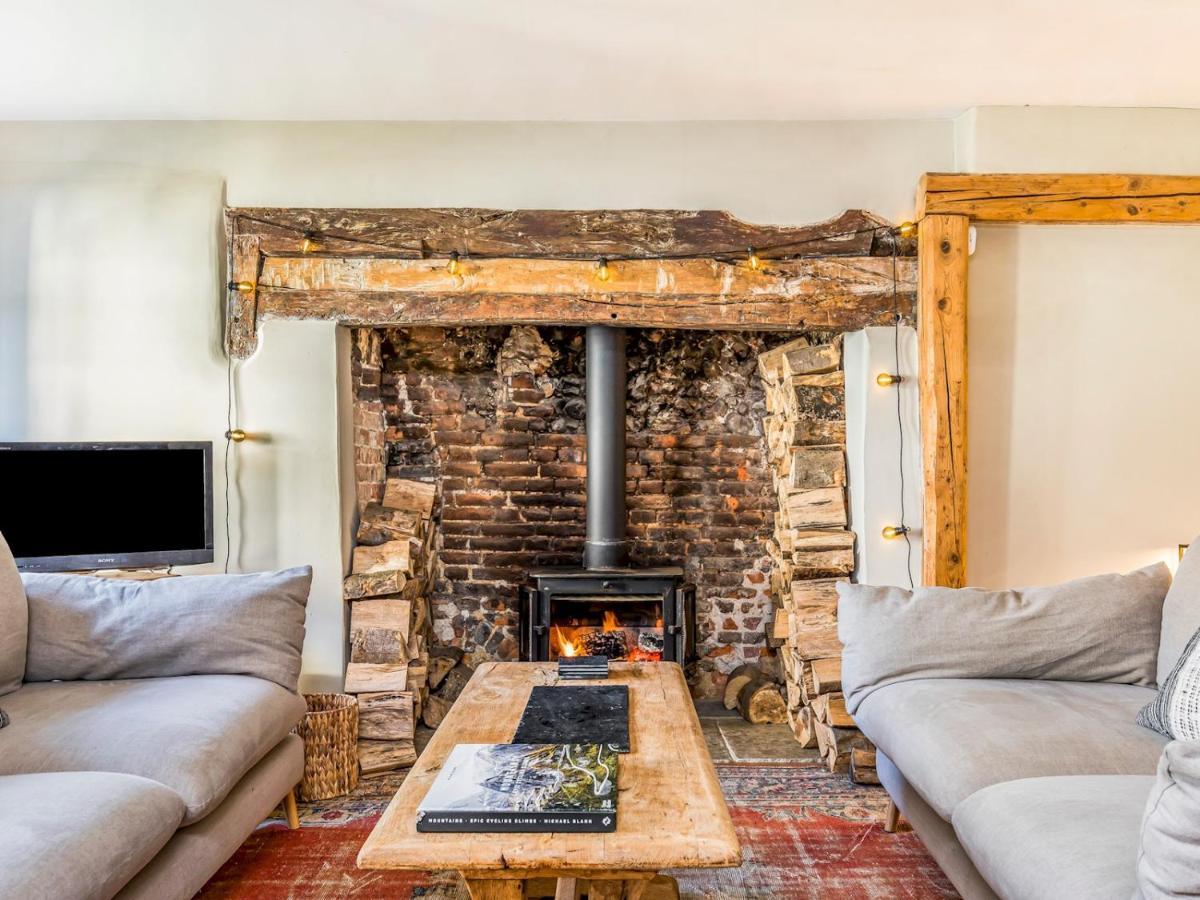 Pass The Keys Charming Downland Cottage Chichester Exterior photo
