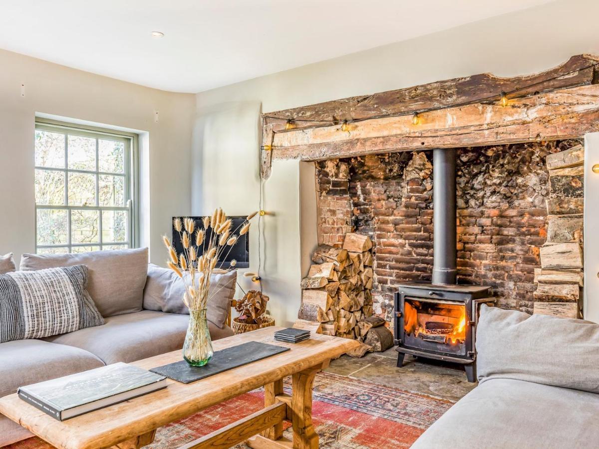 Pass The Keys Charming Downland Cottage Chichester Exterior photo