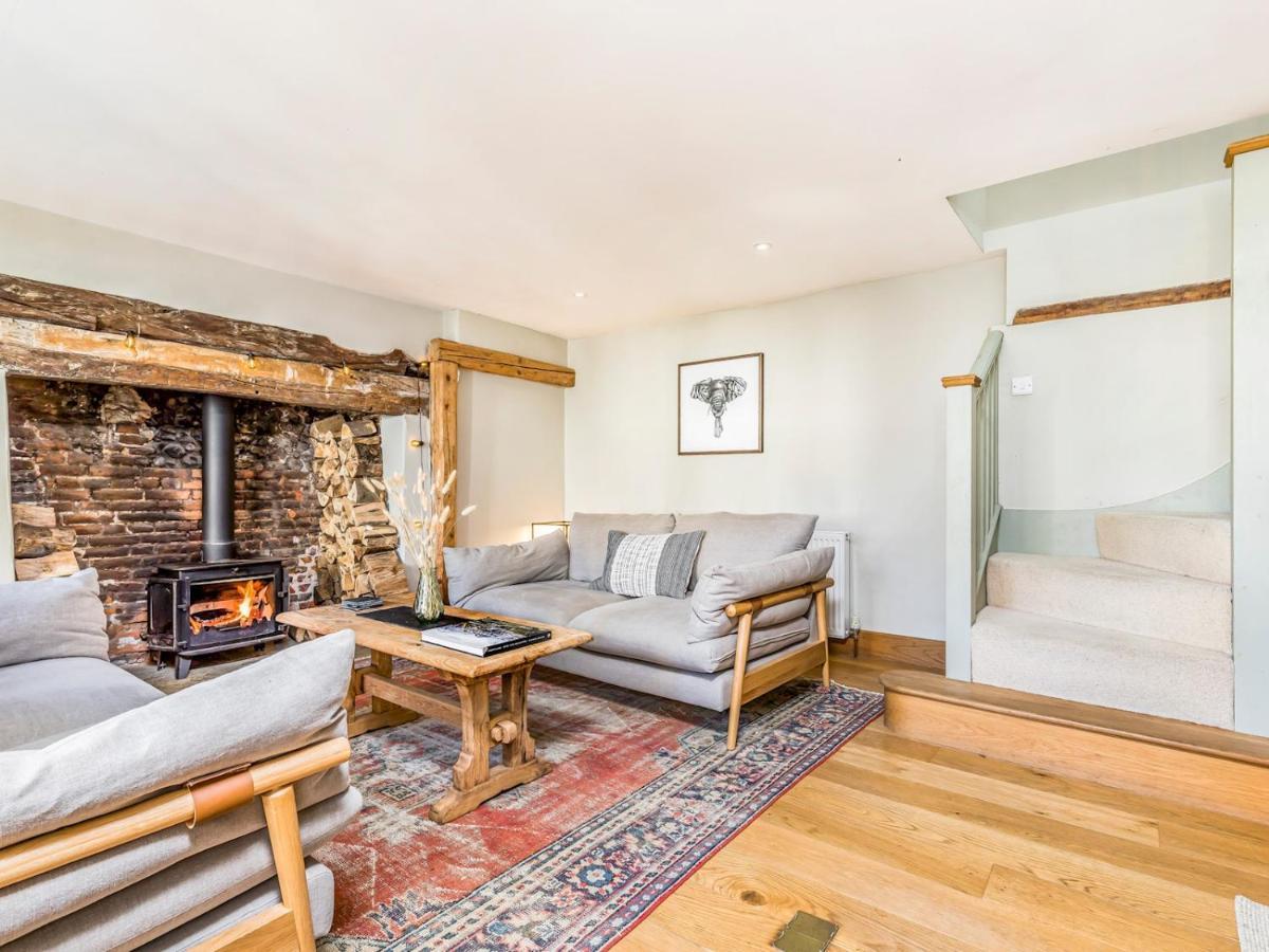 Pass The Keys Charming Downland Cottage Chichester Exterior photo