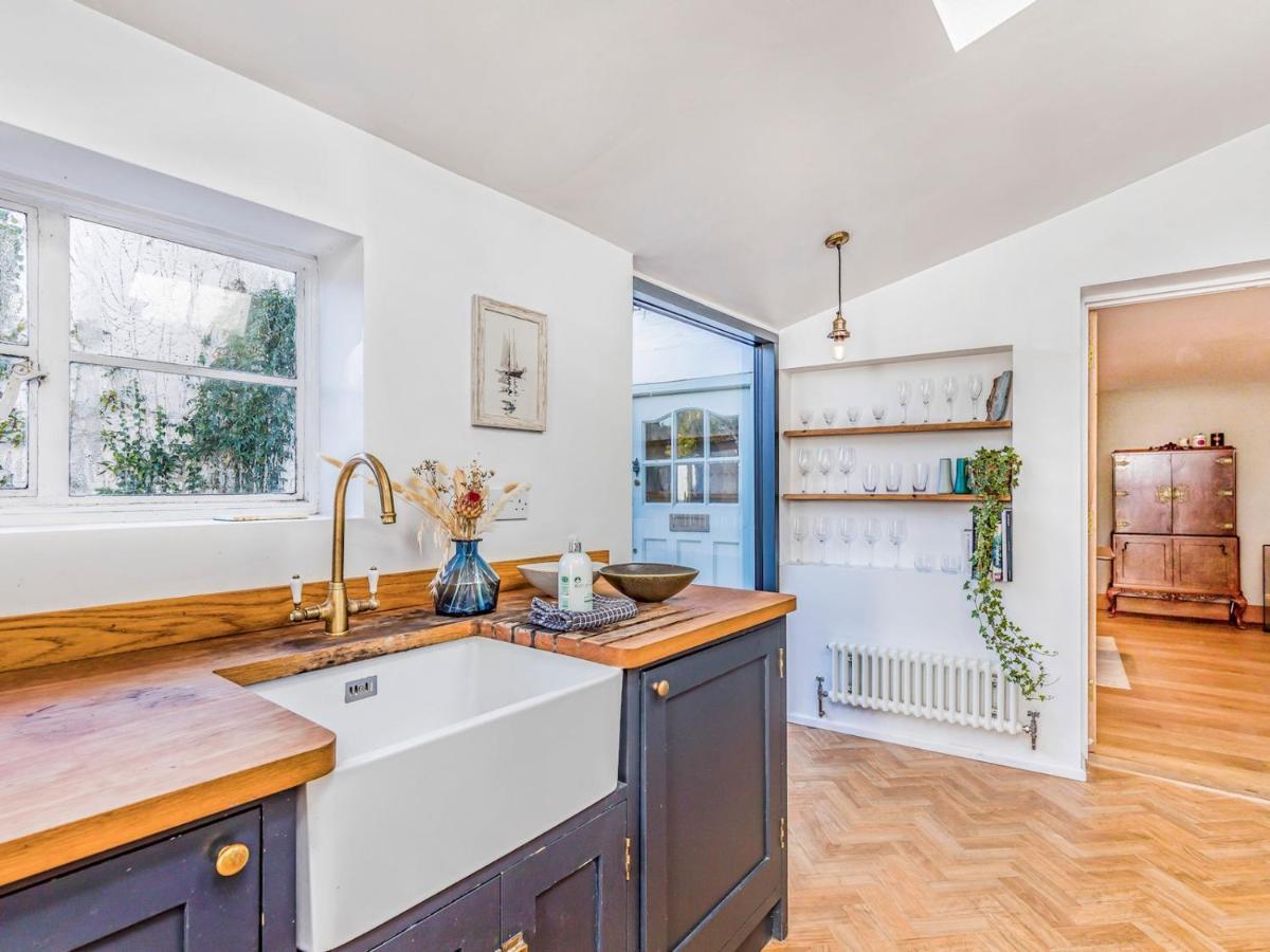 Pass The Keys Charming Downland Cottage Chichester Exterior photo