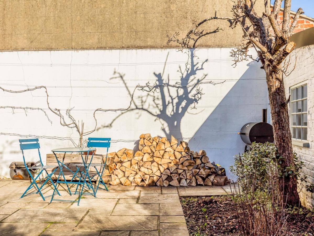 Pass The Keys Charming Downland Cottage Chichester Exterior photo