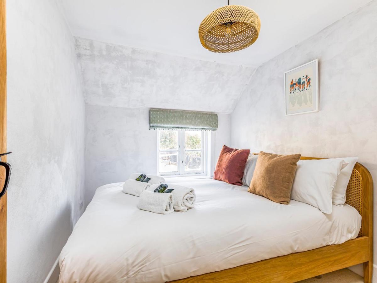 Pass The Keys Charming Downland Cottage Chichester Exterior photo