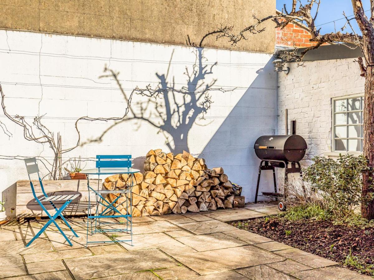 Pass The Keys Charming Downland Cottage Chichester Exterior photo