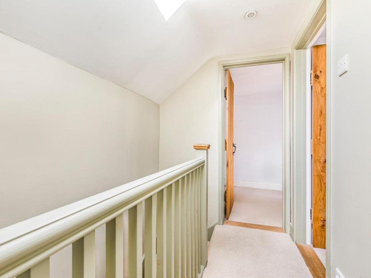 Pass The Keys Charming Downland Cottage Chichester Exterior photo